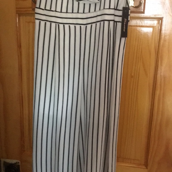 Pinstripe jumpsuit - Picture 2 of 3